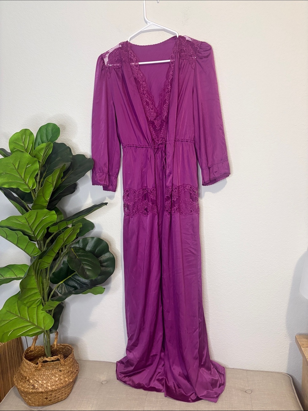 Vintage Long Lace-Trim Satin Robe with matching nightgown in Plum size small